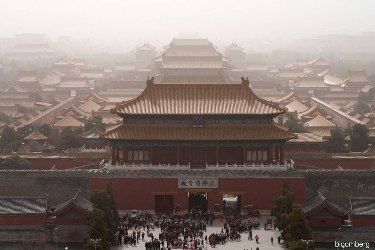 Beijing chokes on dust as sandstorms return with a vengeance
